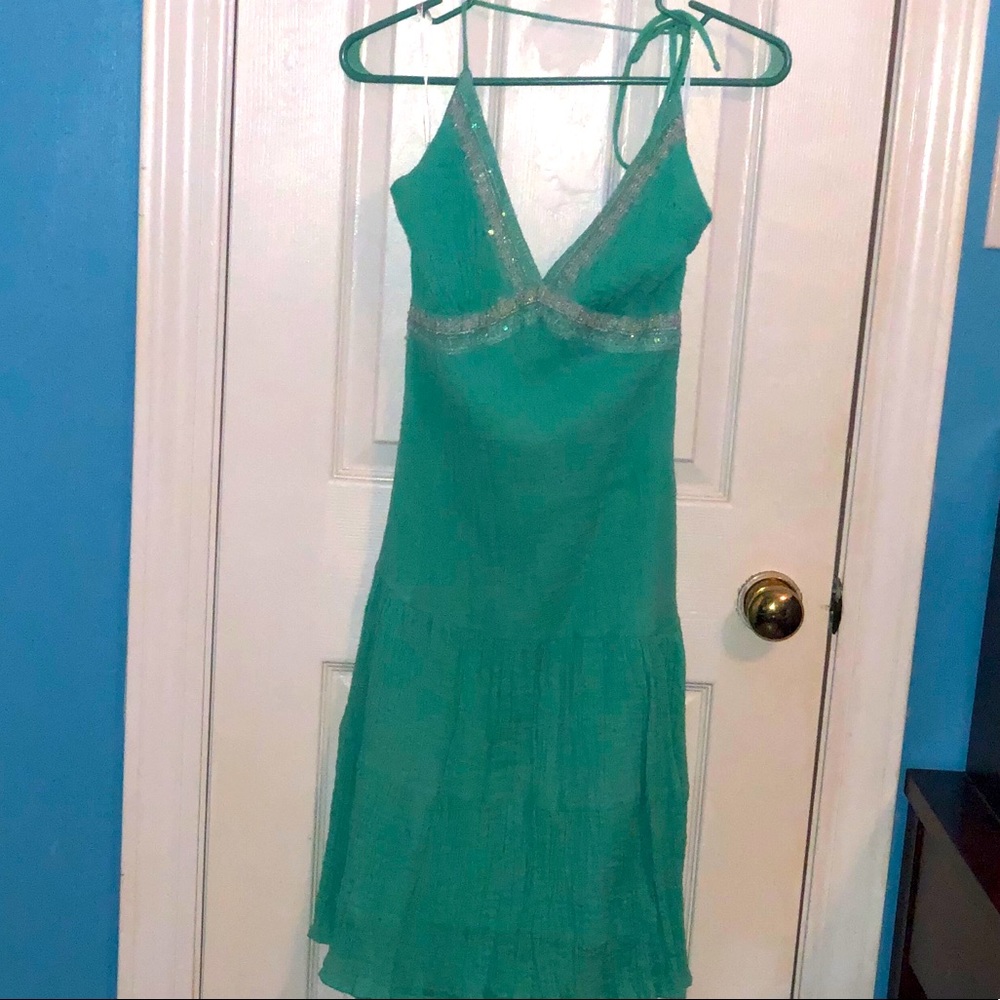 Green linen halter dress 👗 🌟